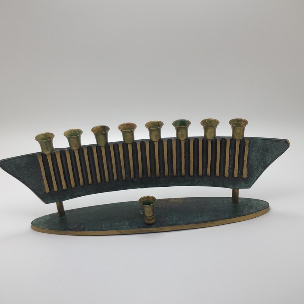 Dayagi VTG  Beautiful Solid Brass Beautiful Menorah Chanukkah. Made in Israel